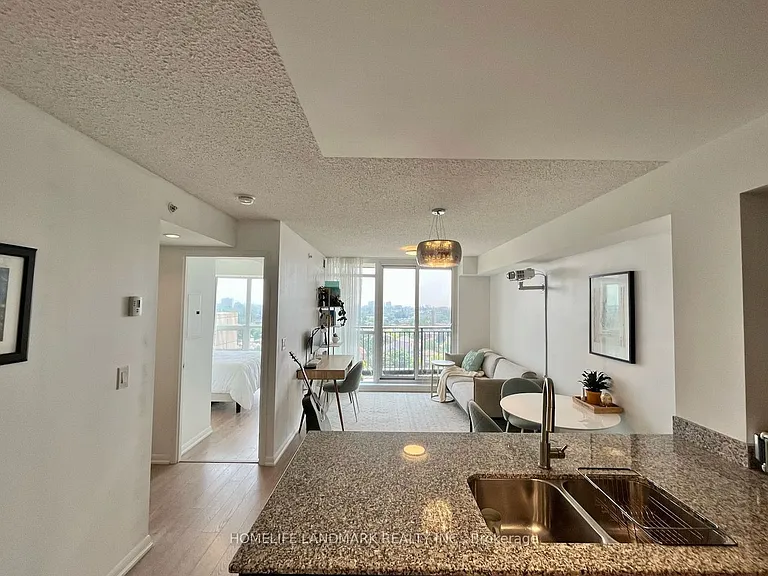 800 Lawrence Ave W #915 — Photo 1