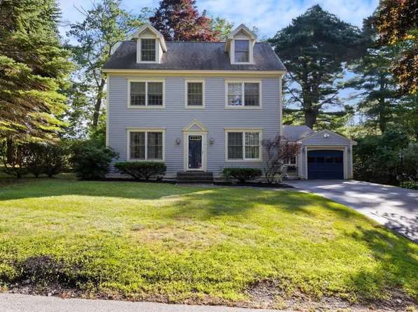 16 Ramsay Terrace, Scarborough, ME 04074