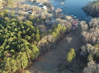 1033 Cuddo Point Dr, Summerton, SC 29148