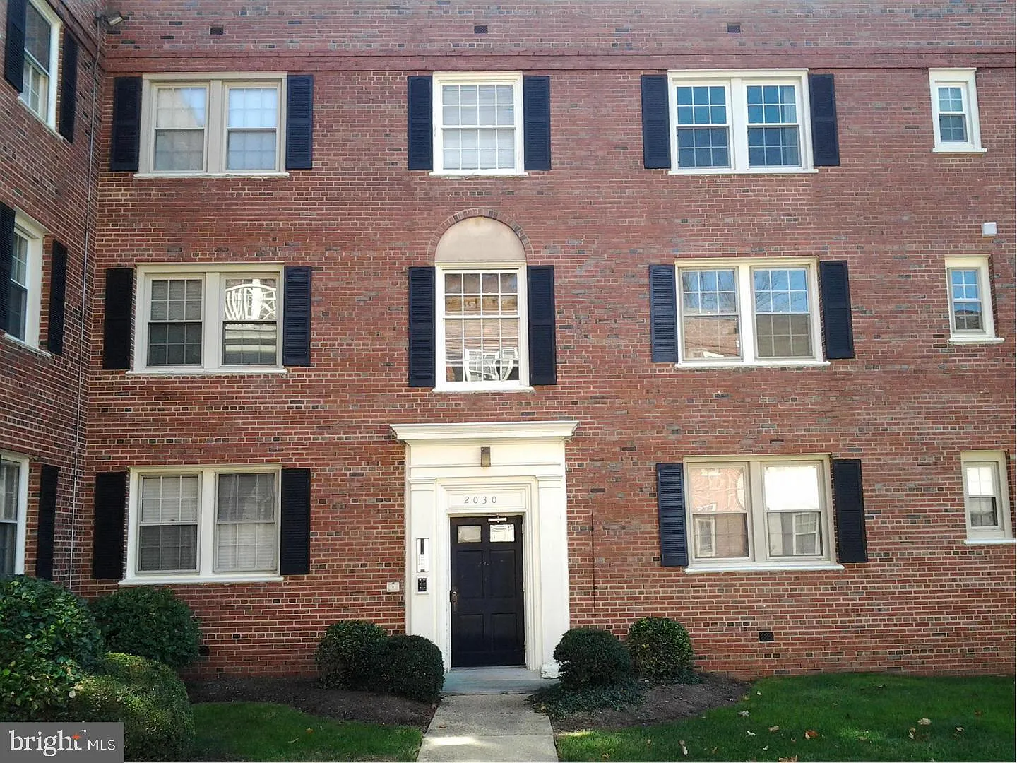 2030 Fort Davis St SE APT 201 photo 1