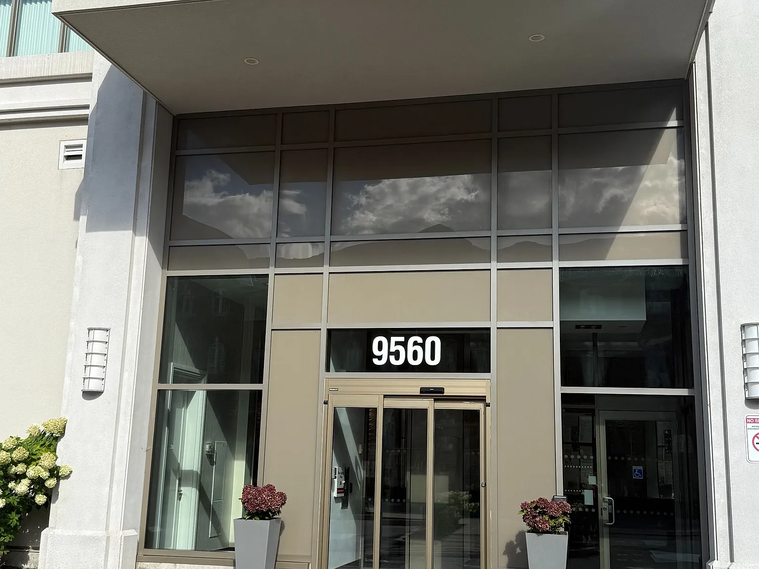 1 bed, $2,000 — Photo 2