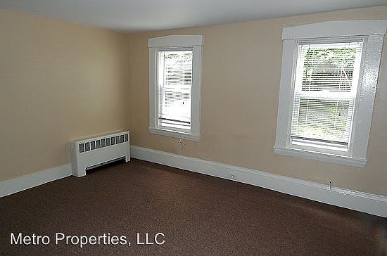 5th image of 110 Essex St APT 3