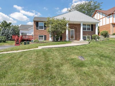8424 Walredon Ave, Burr Ridge, IL, 60527