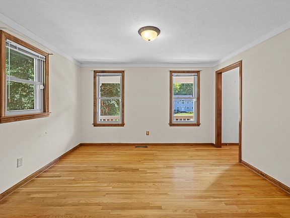 5th image of 57 Harvest Wood Dr