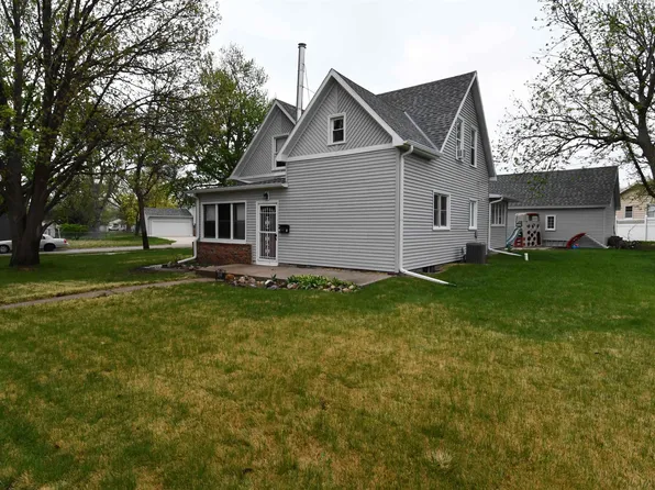 2611 W 5th St, Hastings, NE 68901