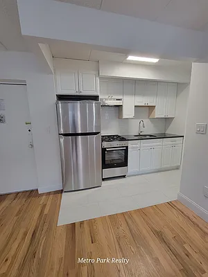 Rented by Metro Park Realty Inc | media 1