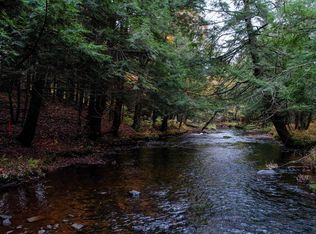 Svecz Rd, Union Dale, PA 18470