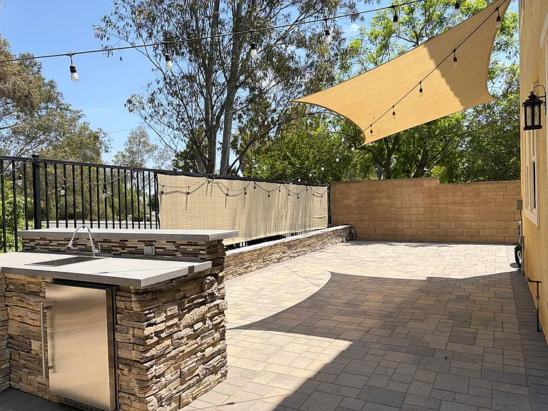 5798 Mapleview Dr — Photo 21