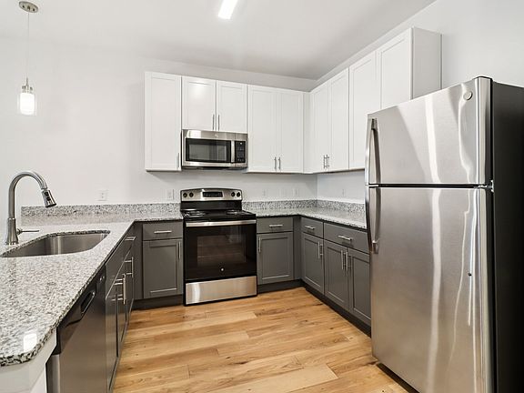 4th image of 1070 Bolton Rd NW #1302