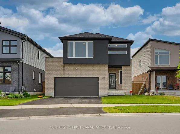 2201 Wateroak Dr, London North, ON N6G 0R1