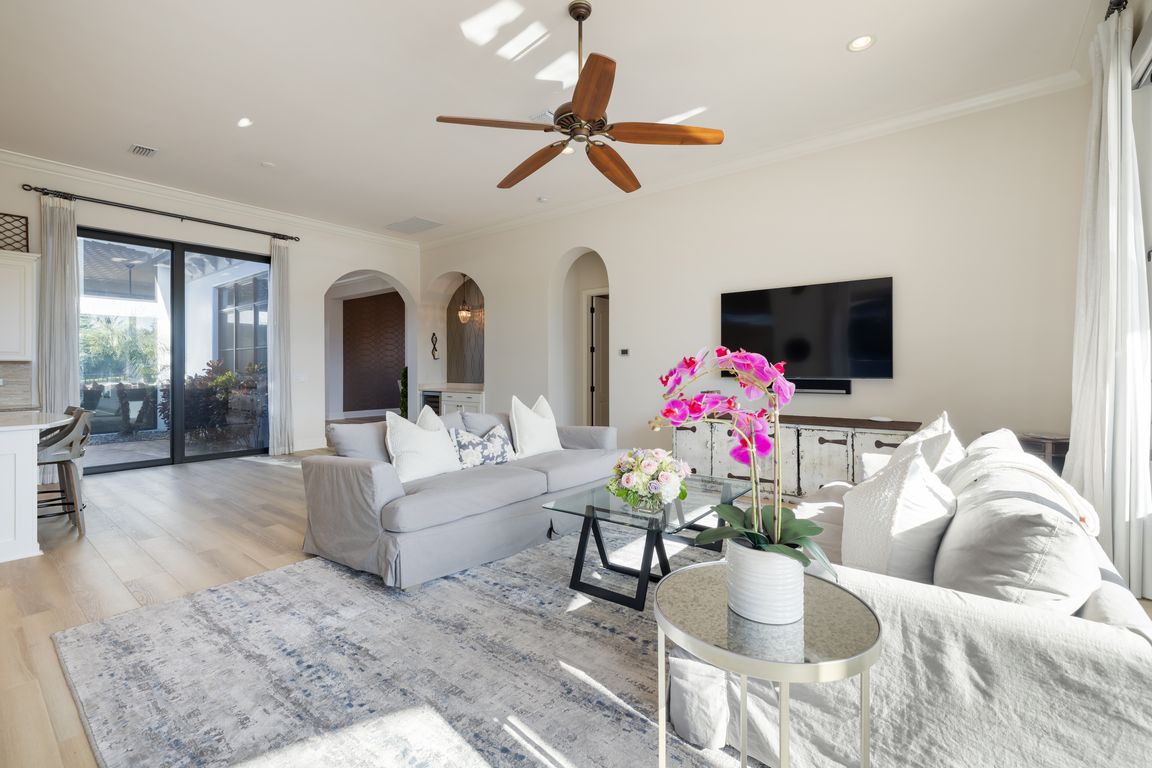 next background image