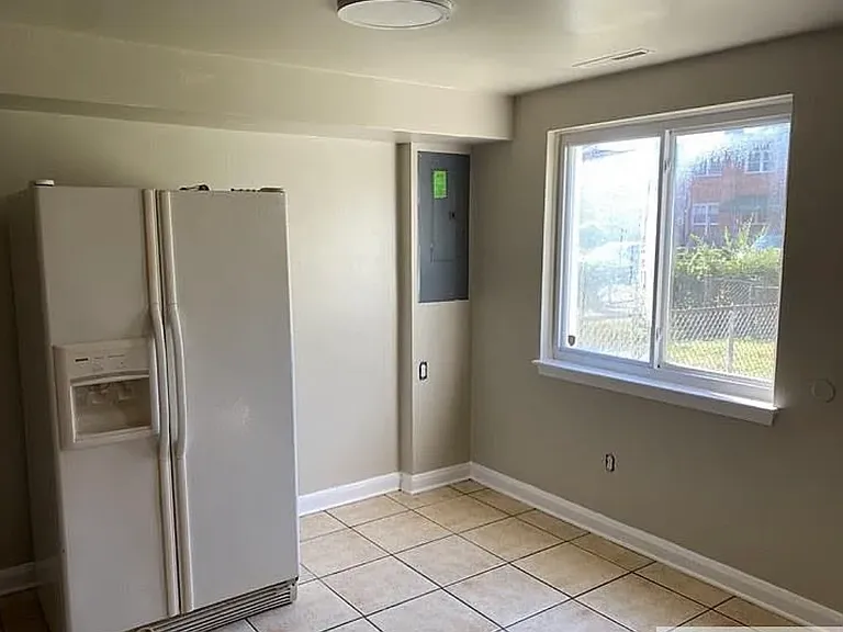 4779 Shamrock Ave — Photo 4