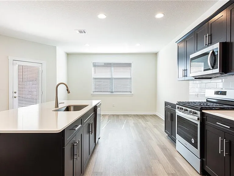 1848 Bonham Ln — Photo 20