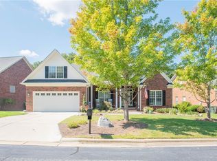 19 Bluff Ridge Ct, Greensboro, NC 27455