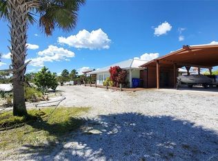 801 Jersey St NE, Lake Placid, FL 33852