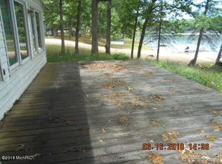 284 N Jackpine Rd, Fountain, MI 49410