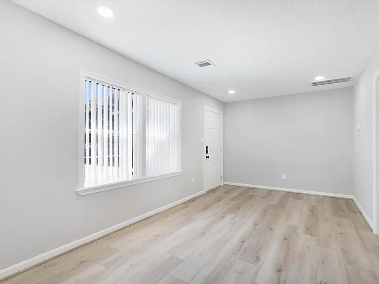 234 W 27th St #3 — Photo 3