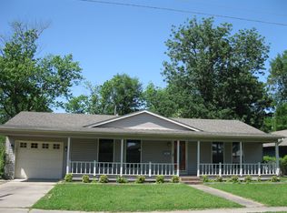 212 W 19th St, Stuttgart, AR 72160