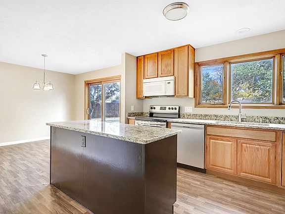 4th image of 8009 Bellamah Ave NE
