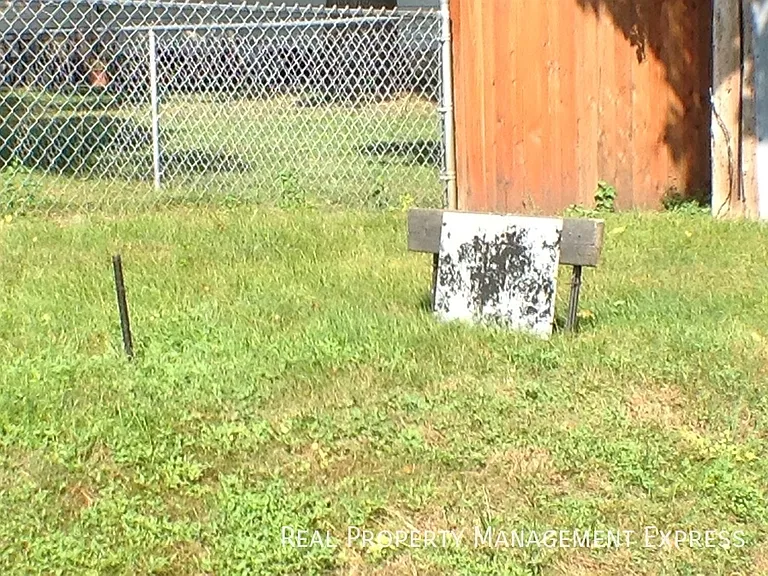 233 E Pam Rd — Photo 19