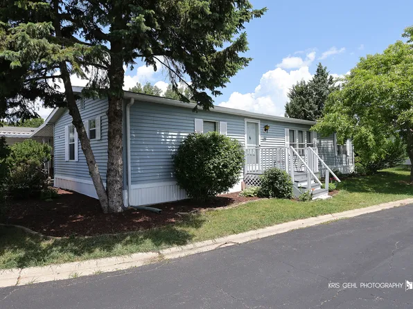 621 Terrace Dr, Crystal Lake, IL 60014