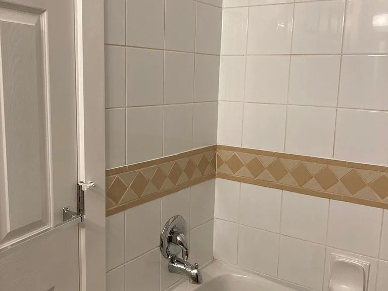 1550 Comox St — Photo 85