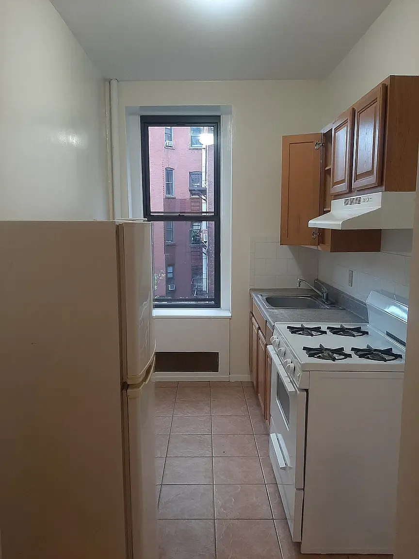 401 East 82nd Street — Photo 1
