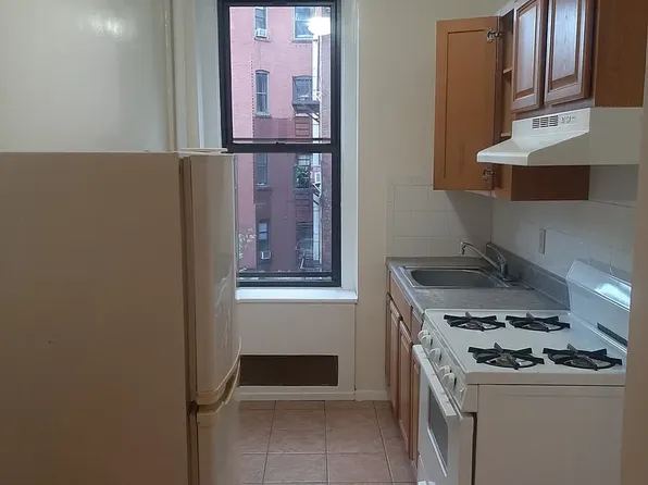 401 E 82nd St APT 3C, New York, NY 10028
