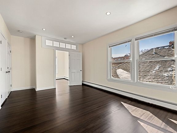 2nd image of 5 Brewer St #5