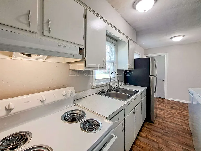 5112 Valiant Dr #2 — Photo 6