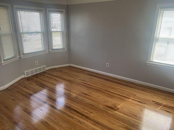 4th image of 21725 Brittany Ave