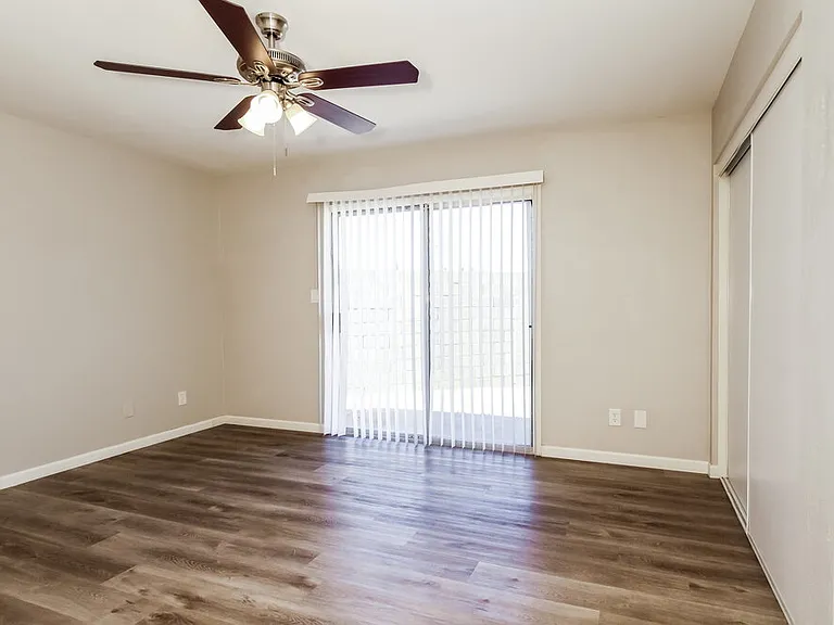 15028 N 40th Pl — Photo 9
