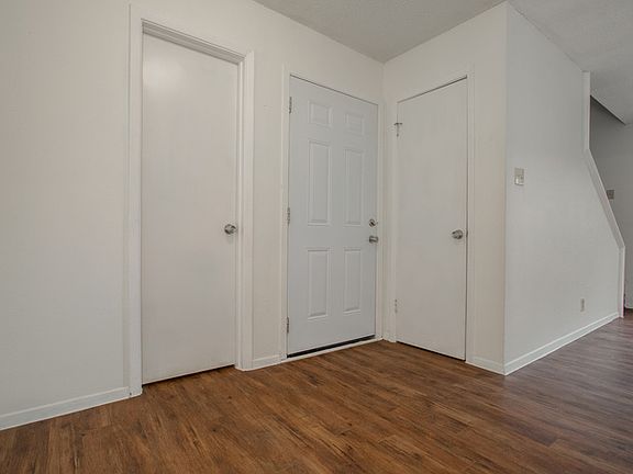 4th image of 2501 Mission Hill Dr APT A