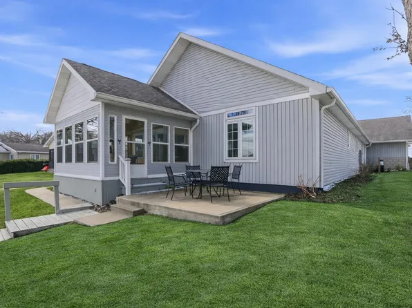5671 N Stahl Rd, Monon, IN 47959