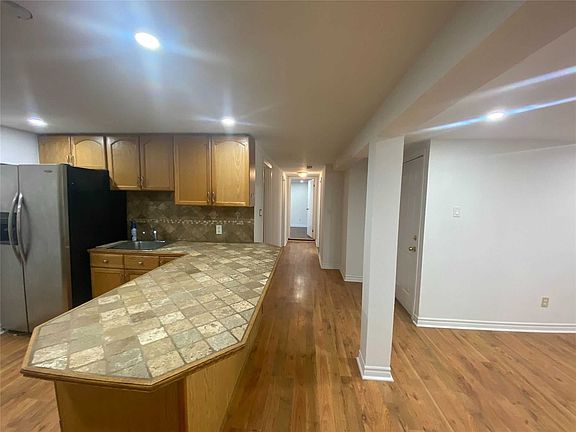 2nd image of 868 Magnolia Ave