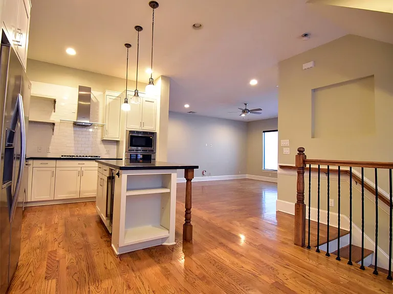 1538 W 23rd St #C — Photo 8