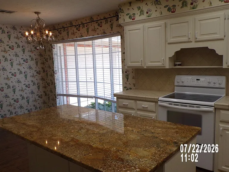 802 NW Seaton Pl — Photo 22