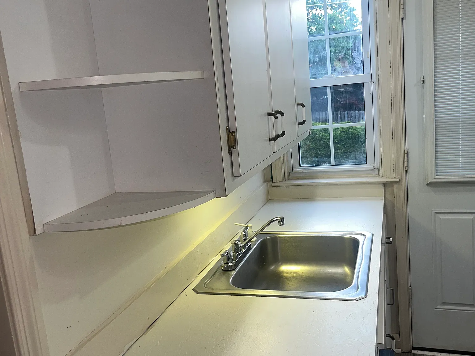 3 bed, 1920 sqft, $2,350 — Photo 4