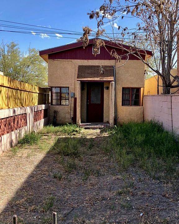 2nd image of 320 E Amador Ave