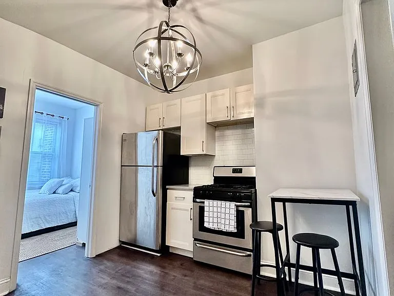 2418 Cambreleng Ave — Photo 19