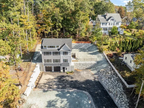 346 Rogers St, Lowell, MA 01852