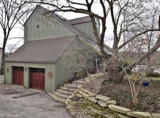 77 Oak Terrace Ct, Batavia, IL 60510