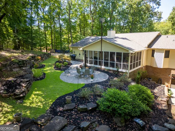 910 Chickasaw Dr, Westminster, SC 29693