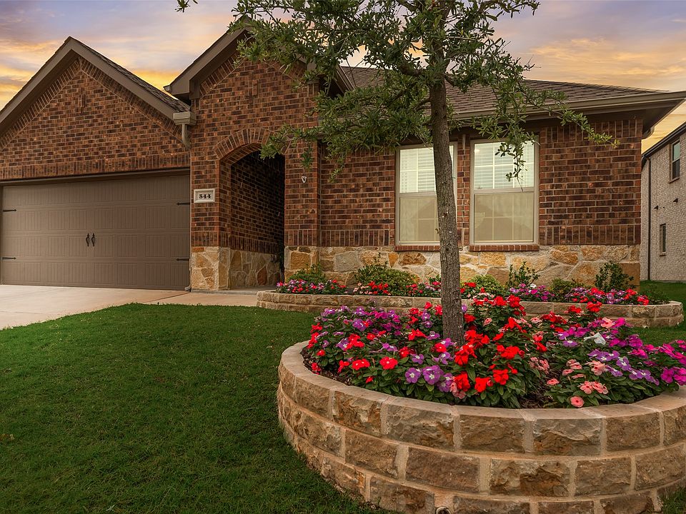 1st image of 544 Spirehaven Dr