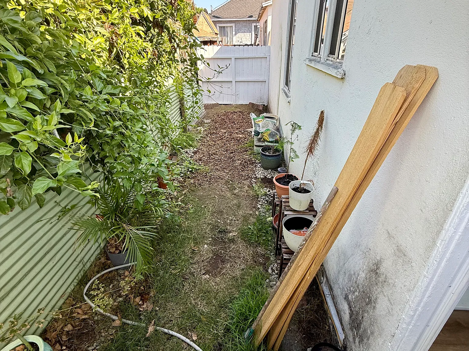 266 W Sepulveda St — Photo 3