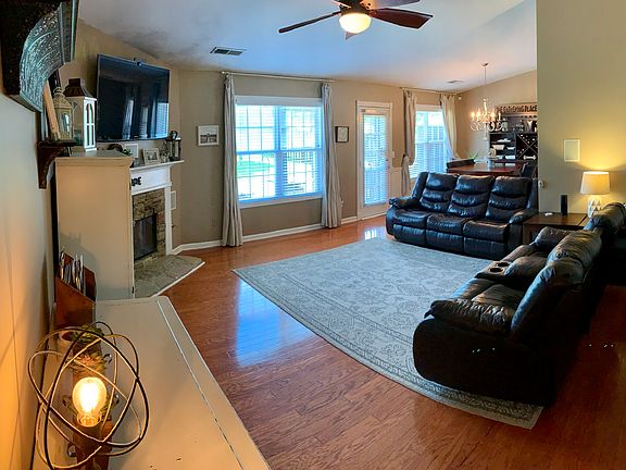 Open floor plan-living room