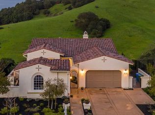 25 Wilder Rd, Orinda, CA 94563