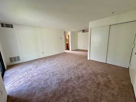5th image of 47 Village Brook Ln APT 16