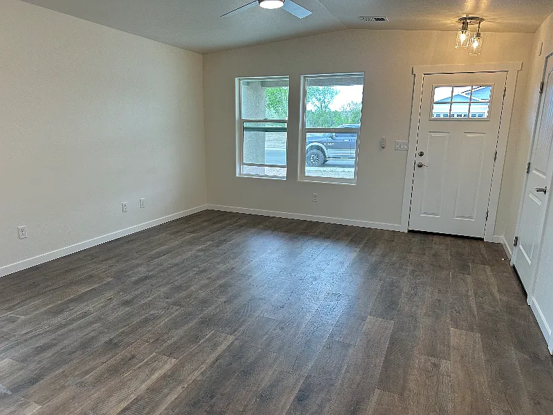 3 bed, 1202 sqft, $2,200 — Photo 3