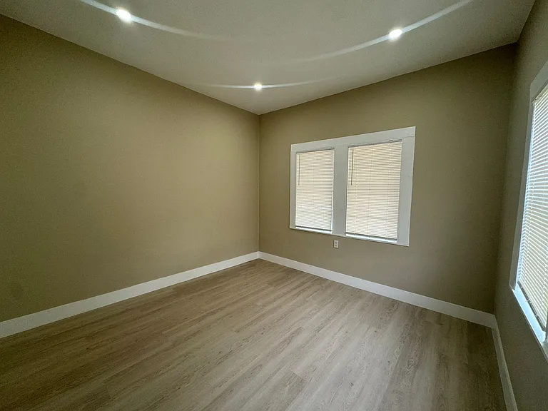 3424 Spruce St — Photo 14